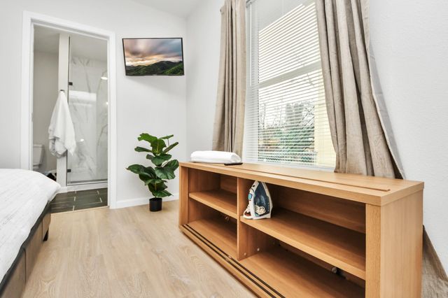 2811 Winbern Street, Houston, TX 77004