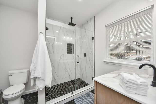 2811 Winbern Street, Houston, TX 77004