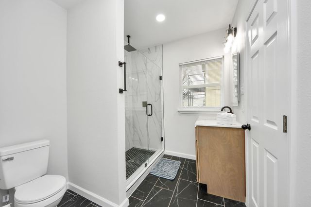 2811 Winbern Street, Houston, TX 77004