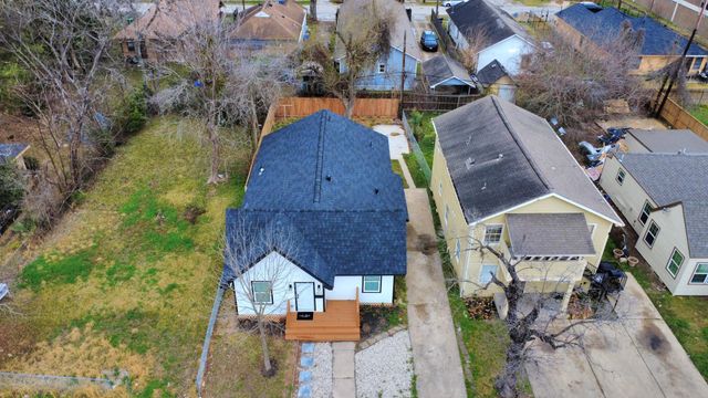 2811 Winbern Street, Houston, TX 77004