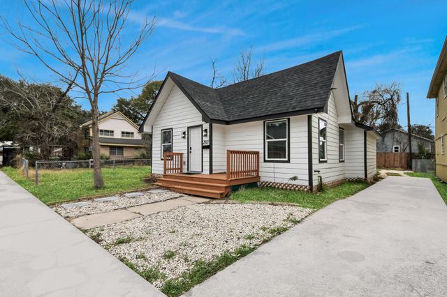 2811 Winbern Street, Houston, TX 77004