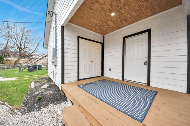 2811 Winbern Street, Houston, TX 77004