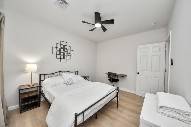 2811 Winbern Street, Houston, TX 77004