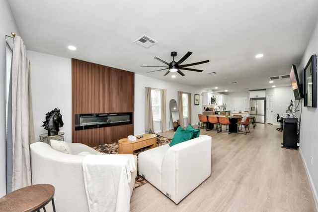 2811 Winbern Street, Houston, TX 77004