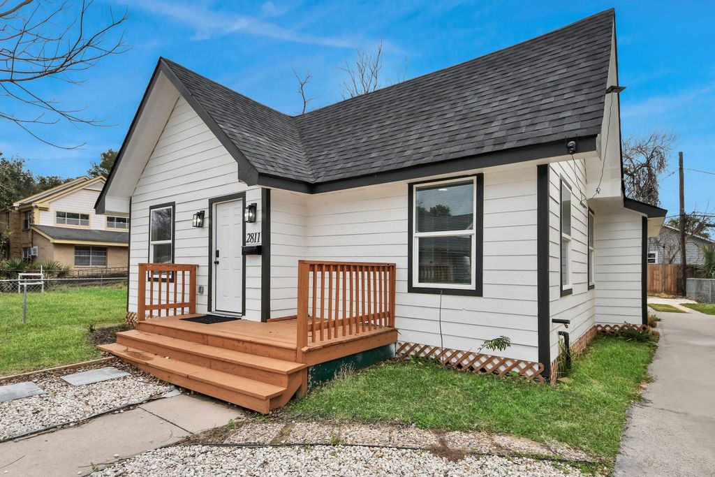 2811 Winbern Street, Houston, TX 77004