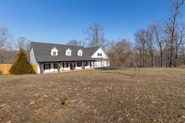 11174 Pumpkin Hill Drive, Bentonville, AR 72712