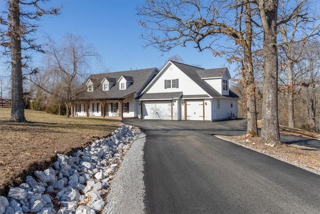 11174 Pumpkin Hill Drive, Bentonville, AR 72712