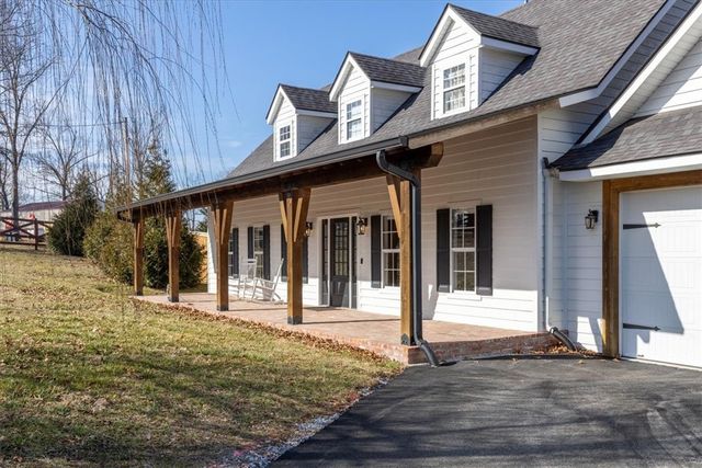 11174 Pumpkin Hill Drive, Bentonville, AR 72712