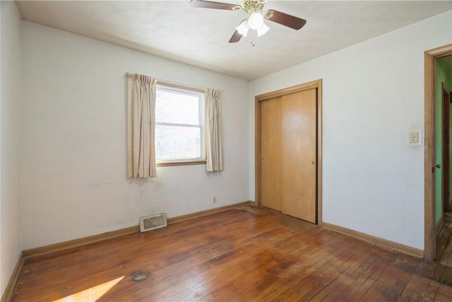 327 32nd Street NW, Cedar Rapids, IA 52405