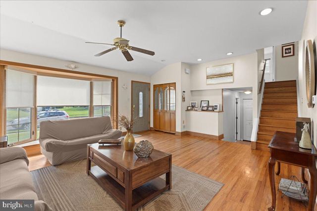 106 N PELHAM RD, Voorhees, NJ 08043