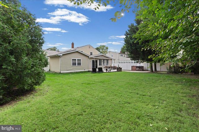 106 N PELHAM RD, Voorhees, NJ 08043