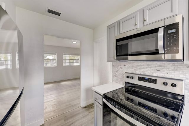 2600 S CRYSTAL LAKE DRIVE, Orlando, FL 32806