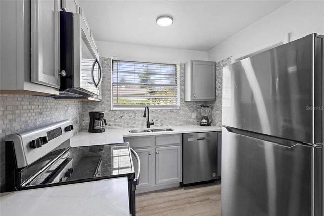 2600 S CRYSTAL LAKE DRIVE, Orlando, FL 32806