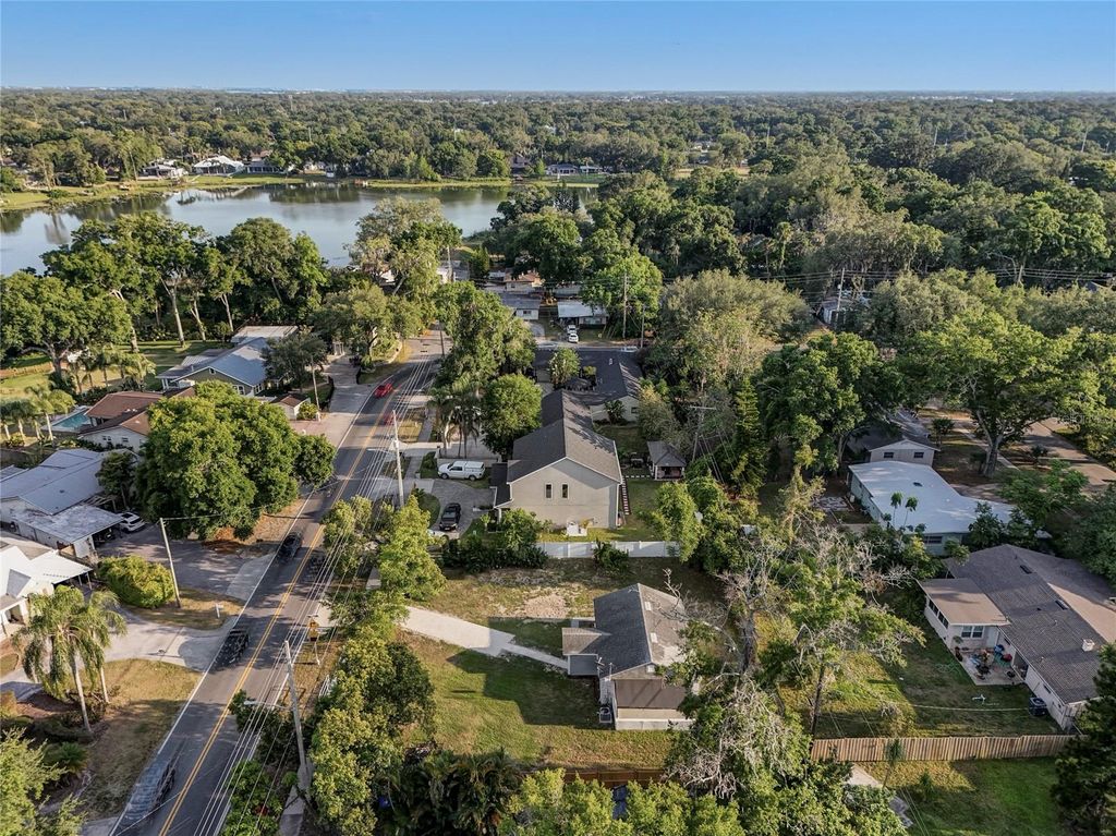 Image 30 of property listing at 2600 S CRYSTAL LAKE DRIVE, Orlando, FL 32806