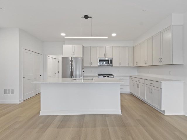 9378 S Alder PLACE #104, Oak Creek, WI 53154
