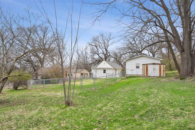 221 E Creston Avenue, Des Moines, IA 50315