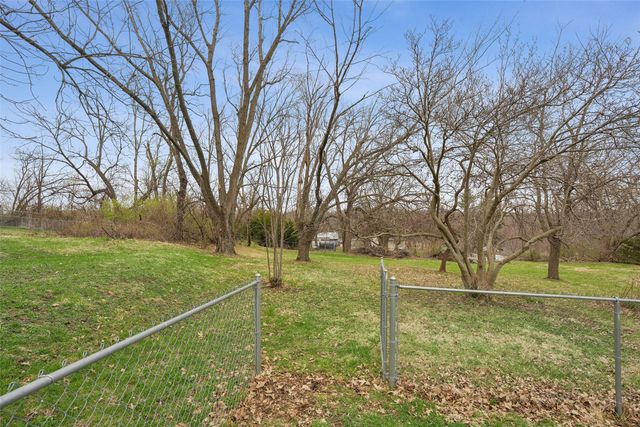 221 E Creston Avenue, Des Moines, IA 50315