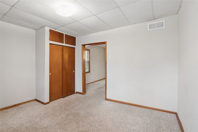 221 E Creston Avenue, Des Moines, IA 50315