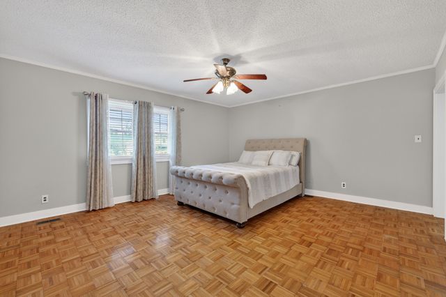 404 2nd Ave, Fayetteville, TN 37334