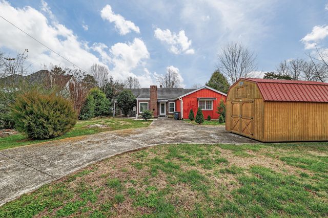 404 2nd Ave, Fayetteville, TN 37334