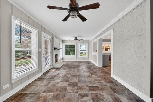 404 2nd Ave, Fayetteville, TN 37334