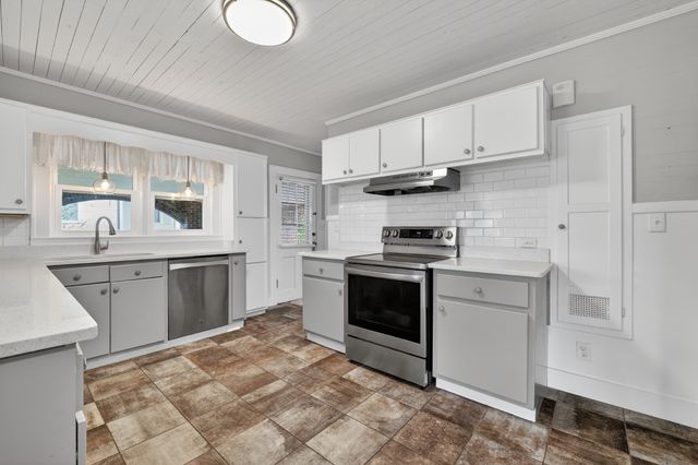 404 2nd Ave, Fayetteville, TN 37334