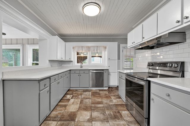 404 2nd Ave, Fayetteville, TN 37334