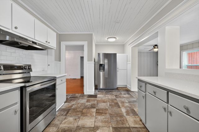 404 2nd Ave, Fayetteville, TN 37334