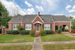 404 2nd Ave, Fayetteville, TN 37334
