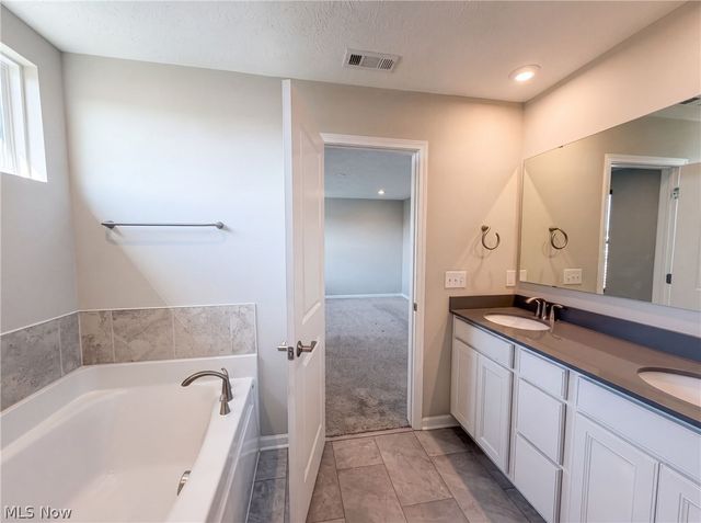 12478 Challenge Way, Columbia Station, OH 44028