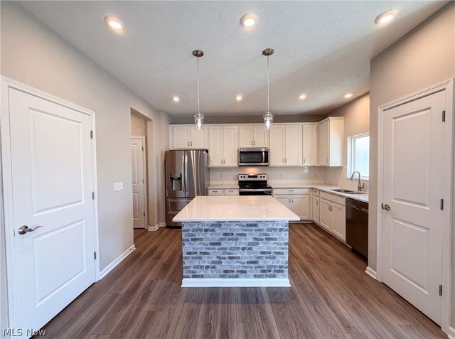 12478 Challenge Way, Columbia Station, OH 44028