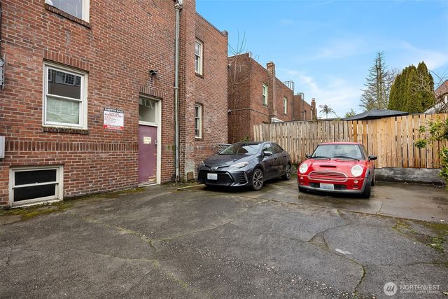 722 10th Avenue E, Seattle, WA 98102