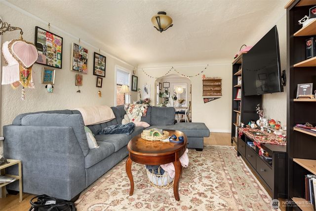 722 10th Avenue E, Seattle, WA 98102