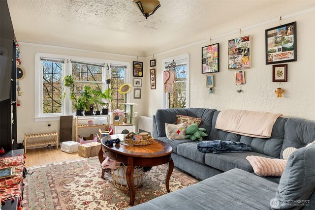 722 10th Avenue E, Seattle, WA 98102