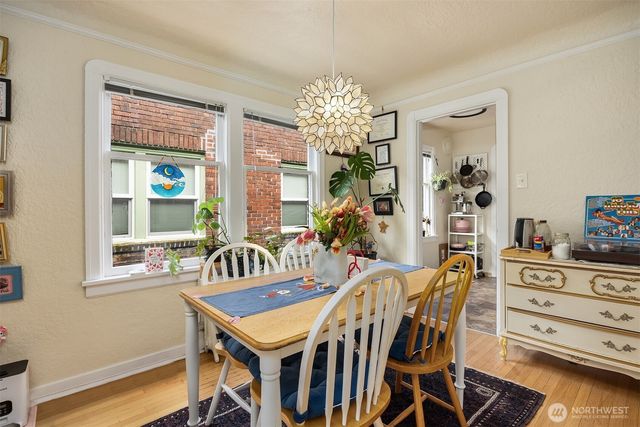 722 10th Avenue E, Seattle, WA 98102