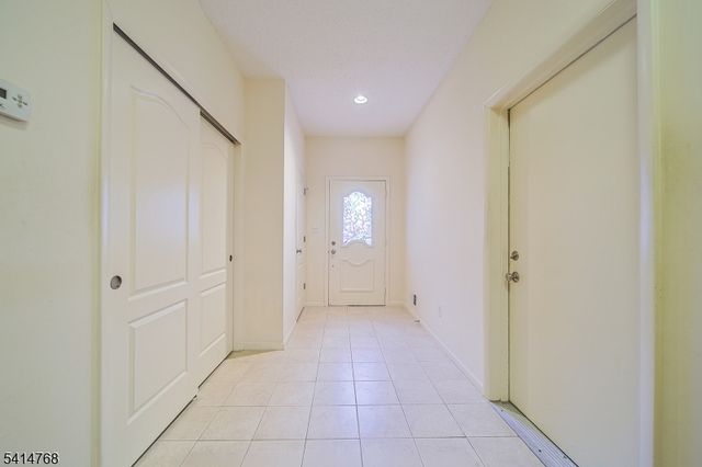 8005 Brittany Dr 8005, Wayne Twp., NJ 07470