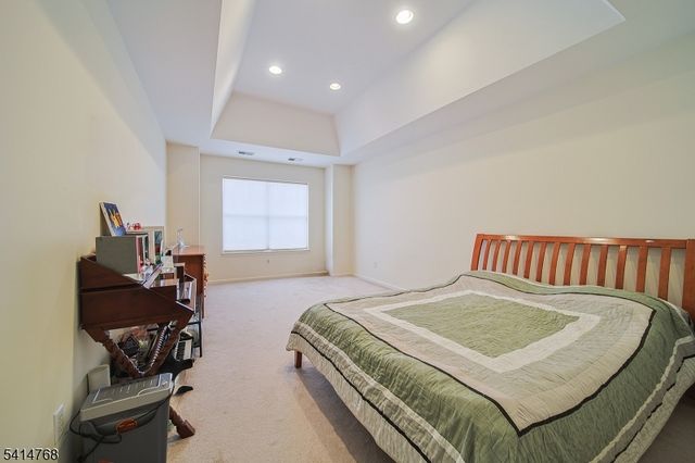 8005 Brittany Dr 8005, Wayne Twp., NJ 07470