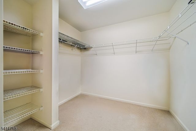 8005 Brittany Dr 8005, Wayne Twp., NJ 07470