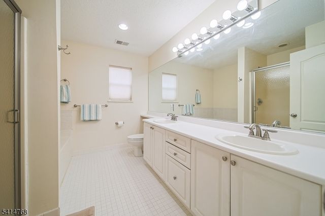 8005 Brittany Dr 8005, Wayne Twp., NJ 07470