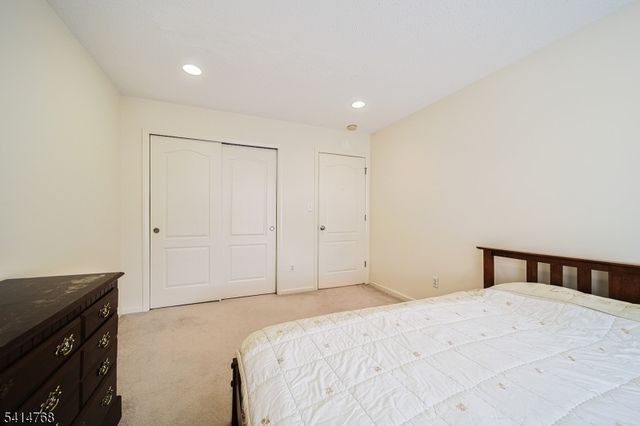 8005 Brittany Dr 8005, Wayne Twp., NJ 07470