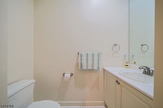 8005 Brittany Dr 8005, Wayne Twp., NJ 07470