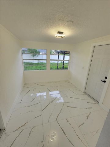 7498 N ORPINE DRIVE, St Petersburg, FL 33702