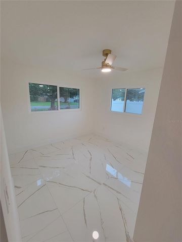 7498 N ORPINE DRIVE, St Petersburg, FL 33702