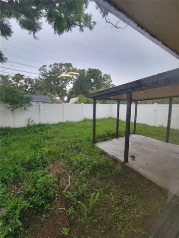 7498 N ORPINE DRIVE, St Petersburg, FL 33702