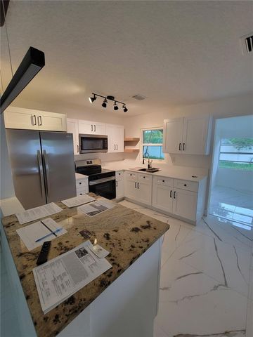 7498 N ORPINE DRIVE, St Petersburg, FL 33702