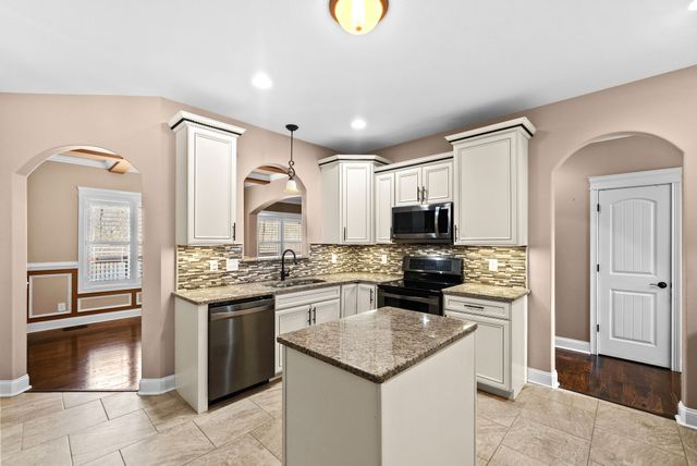 2531 Everwood Ct, Clarksville, TN 37043