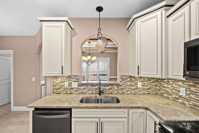 2531 Everwood Ct, Clarksville, TN 37043