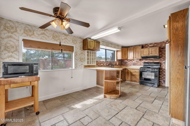 167 E 7th Avenue, Sun Valley, NV 89433