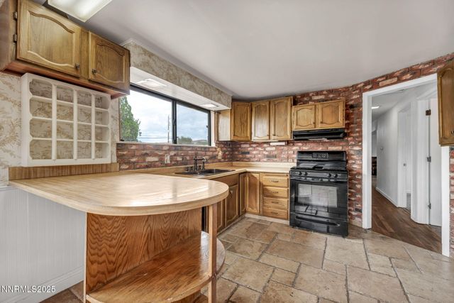 167 E 7th Avenue, Sun Valley, NV 89433