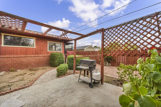 167 E 7th Avenue, Sun Valley, NV 89433